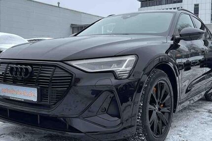Audi e-tron 33.108 km 36.950 &euro; Hamburg 22047