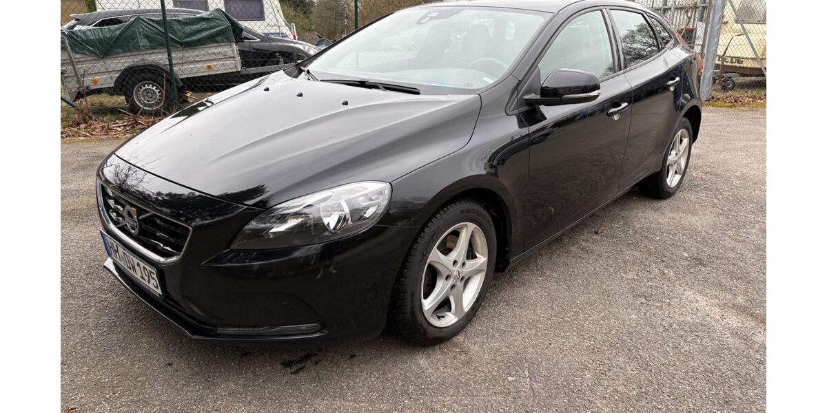 Volvo V40 141.000 km 8.200 &euro; Hamburg 22419