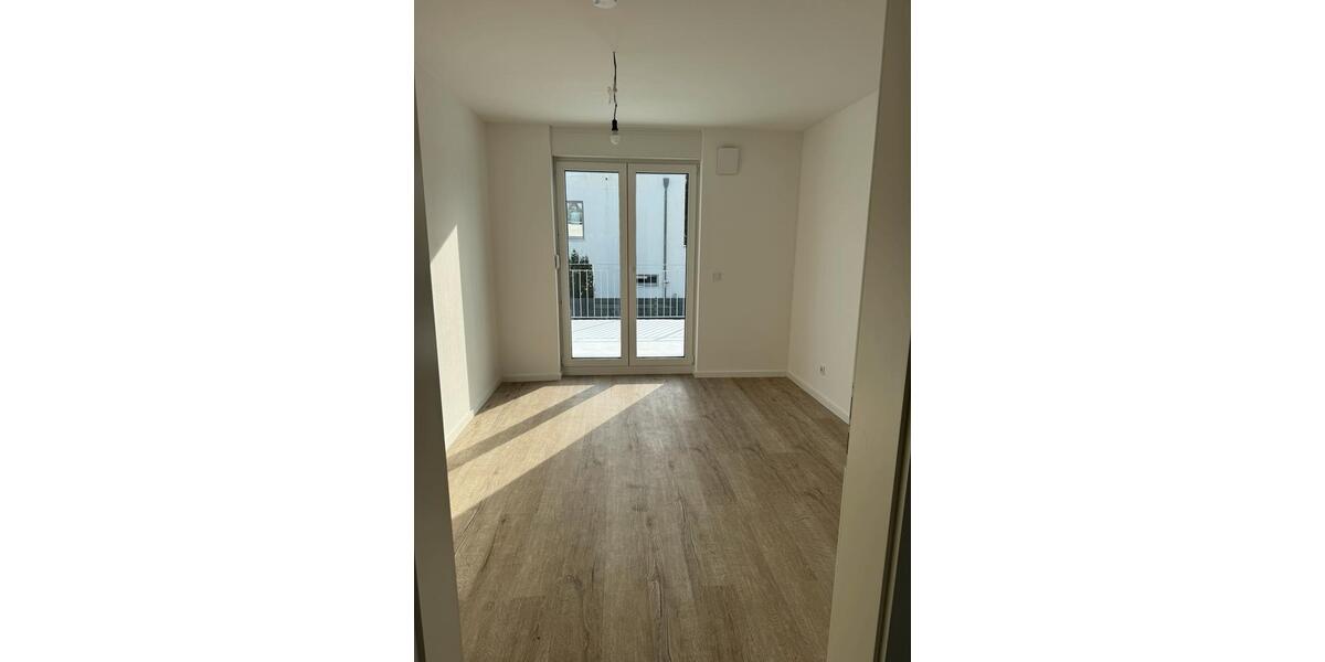 Erdgeschoßwohnung Ahrensburg - 5.5 Zimmer, 151 m&sup2;, 2.747&euro; | Angebot:25350544