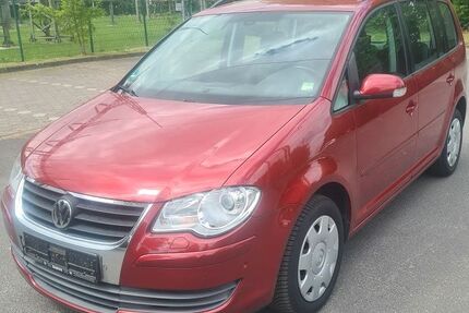VW Touran 153.280 km 3.990 &euro; Pinneberg 25421