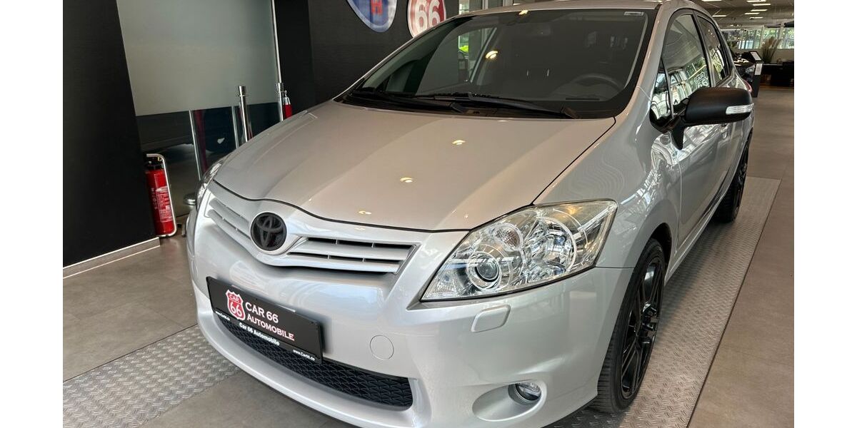 Toyota Auris 73.500 km 8.990 &euro; Hamburg 22547