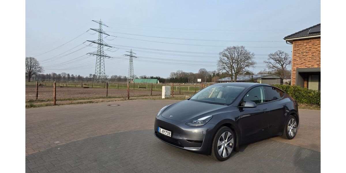 Tesla Model Y 36.300 km 32.900 &euro; Norderstedt 22851