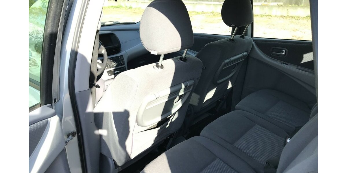Nissan Almera Tino Luxury für kleines Geld 189.500 km 1.499 &euro; Hamburg 22339