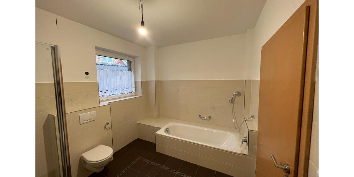 Erdgeschoßwohnung Leezen - 3 Zimmer, 137 m&sup2;, 1.350&euro; | Angebot:25640368