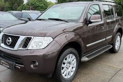 Nissan Pathfinder 202.529 km 13.990 &euro; Hamburg 22529