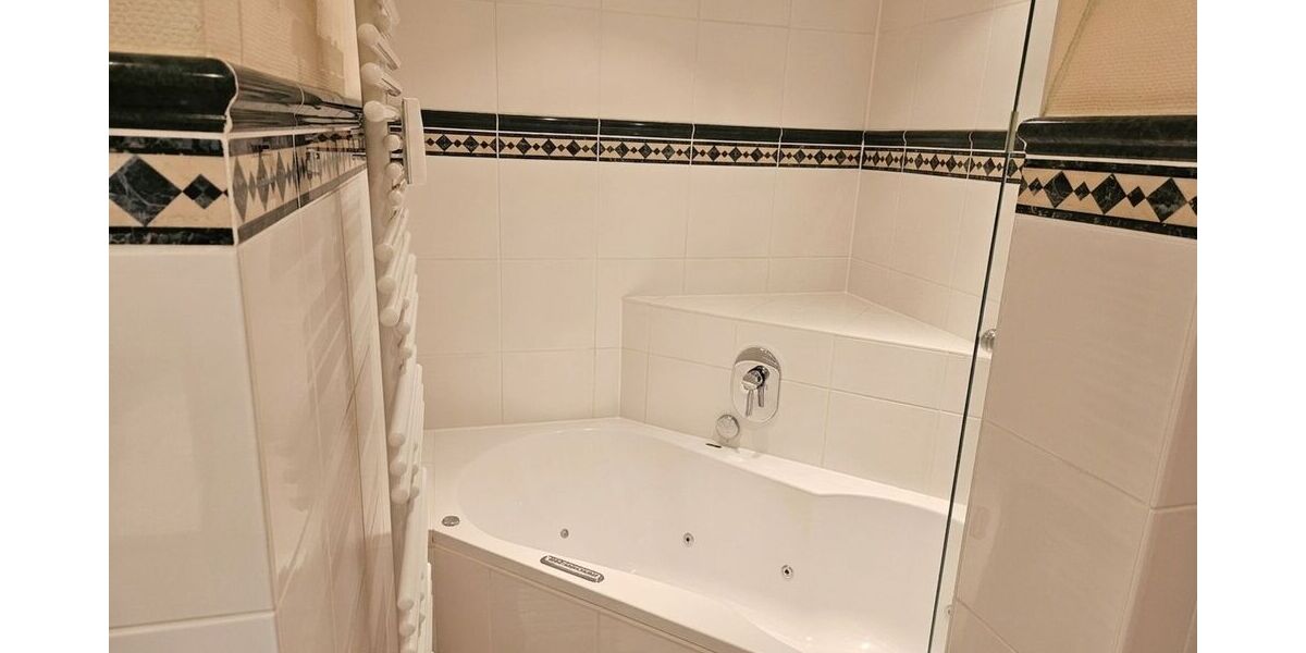 Bezugsfrei von Privat HH-Niendorf, Tiefgarage, ruhig, Parknähe, Familienfreundlich - Appartement Hamburg Niendorf | Angebot:27231758