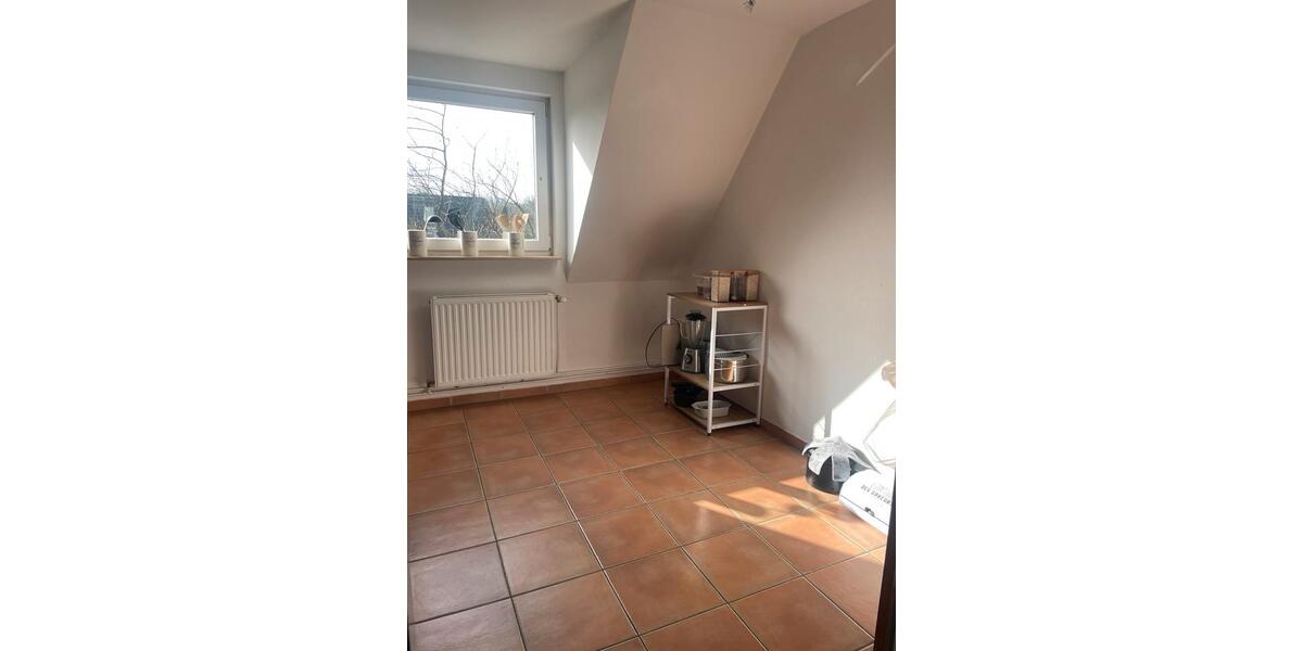Dachgeschoßwohnung Reinbek - 3 Zimmer, 80 m&sup2;, 980&euro; | Angebot:25583184