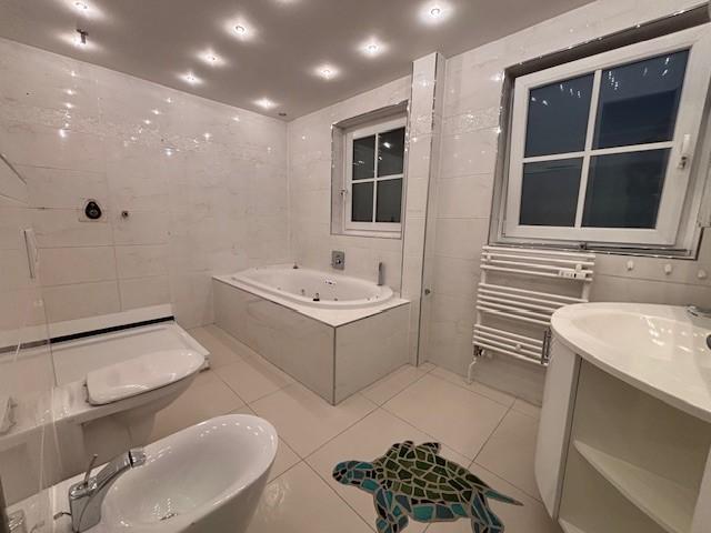 Erdgeschoßwohnung Lütjensee - 4 Zimmer, 170 m&sup2;, 2.150&euro; | Angebot:25870783