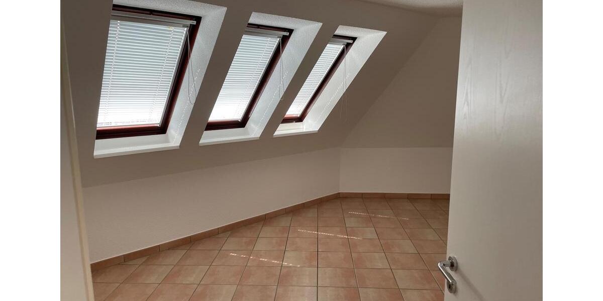 Dachgeschoßwohnung Quickborn - 3 Zimmer, 116 m&sup2;, 1.200&euro; | Angebot:24611415