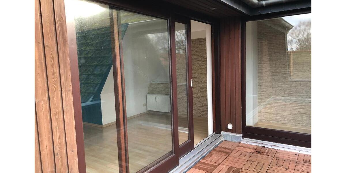 Dachgeschoßwohnung Hamburg Wandsbek - 2 Zimmer, 83 m&sup2;, 916&euro; | Angebot:25640502