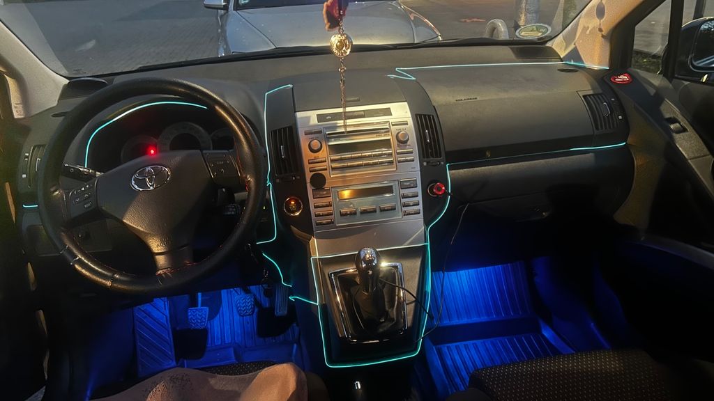 Toyota Corolla Verso 171.000 km 4.000 &euro; Schenefeld 22869