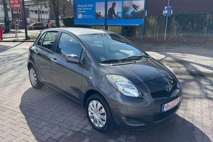 Toyota Yaris 214.000 km 2.499 &euro; Hamburg 22045