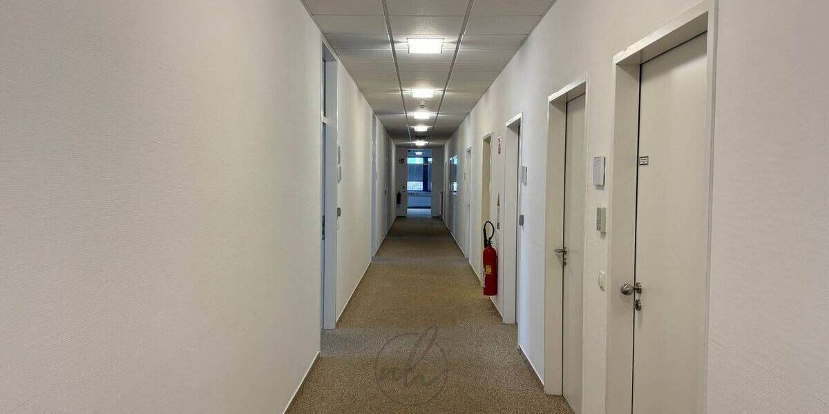 Gewerbeobjekt Hamburg Rahlstedt - 2 Zimmer, 100 m&sup2;, 1.300&euro; | Angebot:26825758