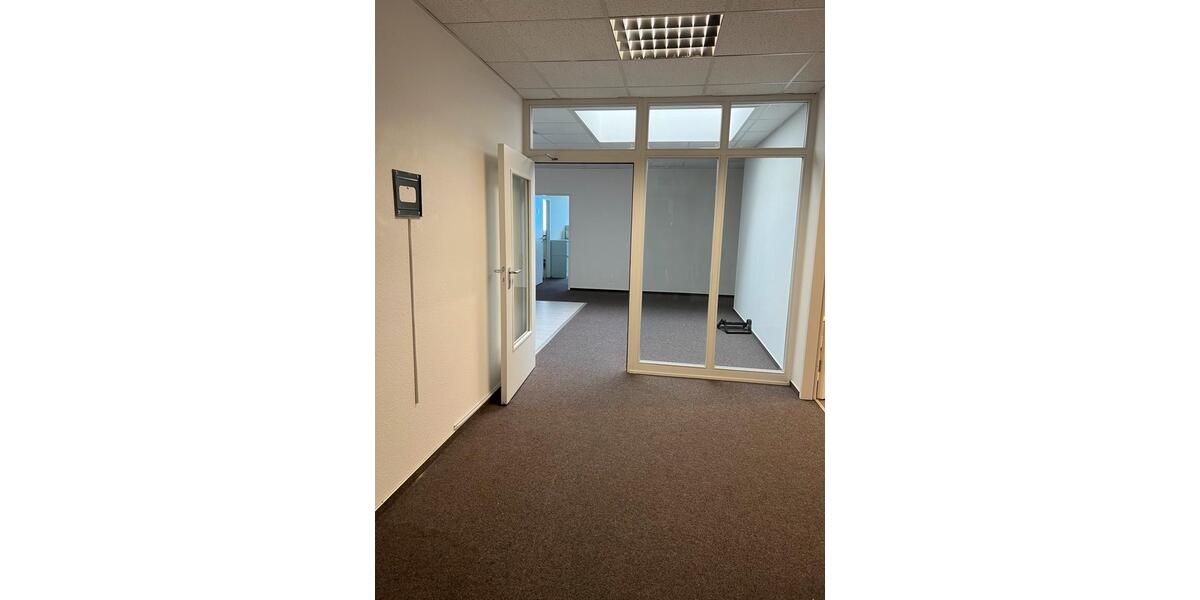 Gewerbeobjekt Hoisdorf - 8&euro; | Angebot:25286180