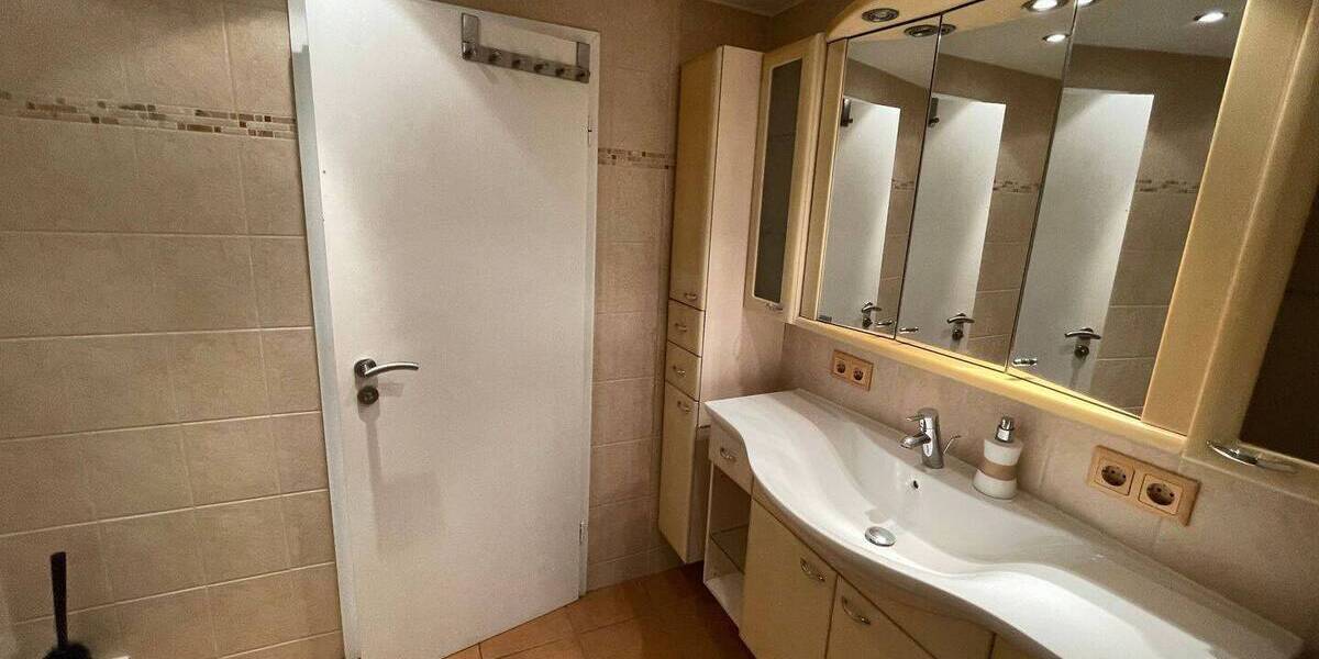 Reihenmittelhaus Hamburg Farmsen-Berne - 3 Zimmer, 105 m&sup2;, 1.650&euro; | Angebot:26798854