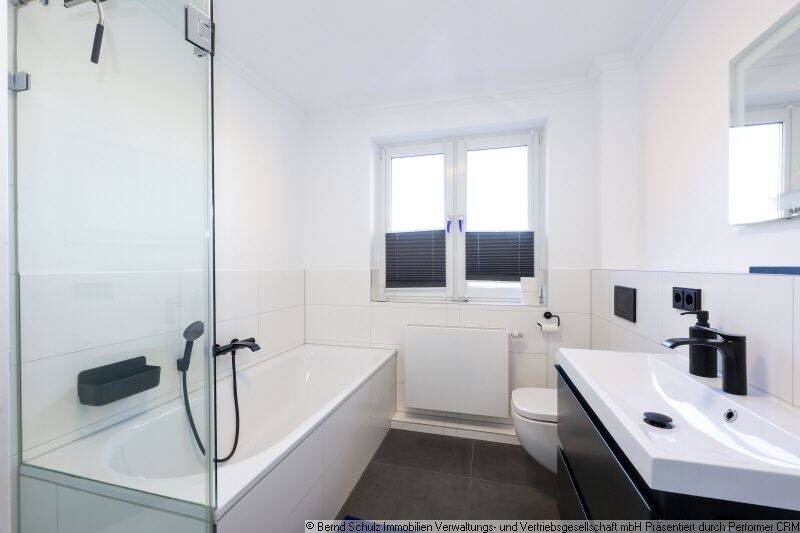 Etagenwohnung Hamburg Schnelsen - 3 Zimmer, 118 m&sup2;, 1.700&euro; | Angebot:25706065