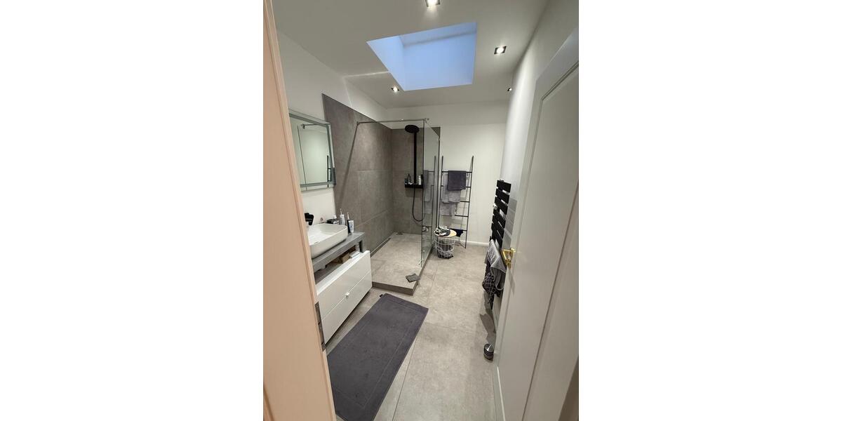 Dachgeschoßwohnung Hamburg Schnelsen - 4 Zimmer, 100 m&sup2;, 2.500&euro; | Angebot:25811791