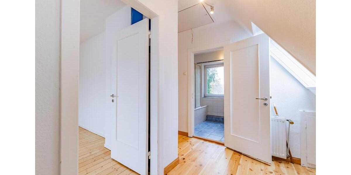 Einfamilienhaus Hamburg Eidelstedt - 8 Zimmer, 146 m&sup2;, 870.000&euro; | Angebot:25933924