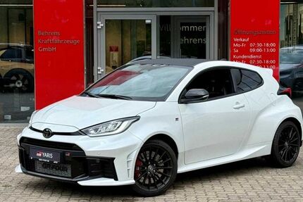 Toyota Yaris 1.700 km 45.980 &euro; Bad Oldesloe 23843