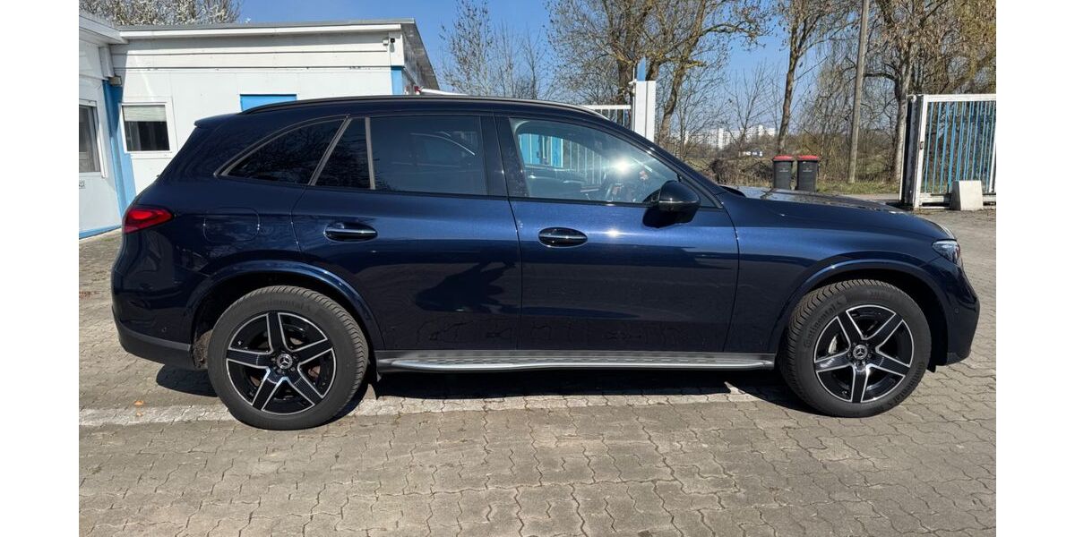 Mercedes-Benz GLC 300 65.500 km 59.890 &euro; Hamburg 21109