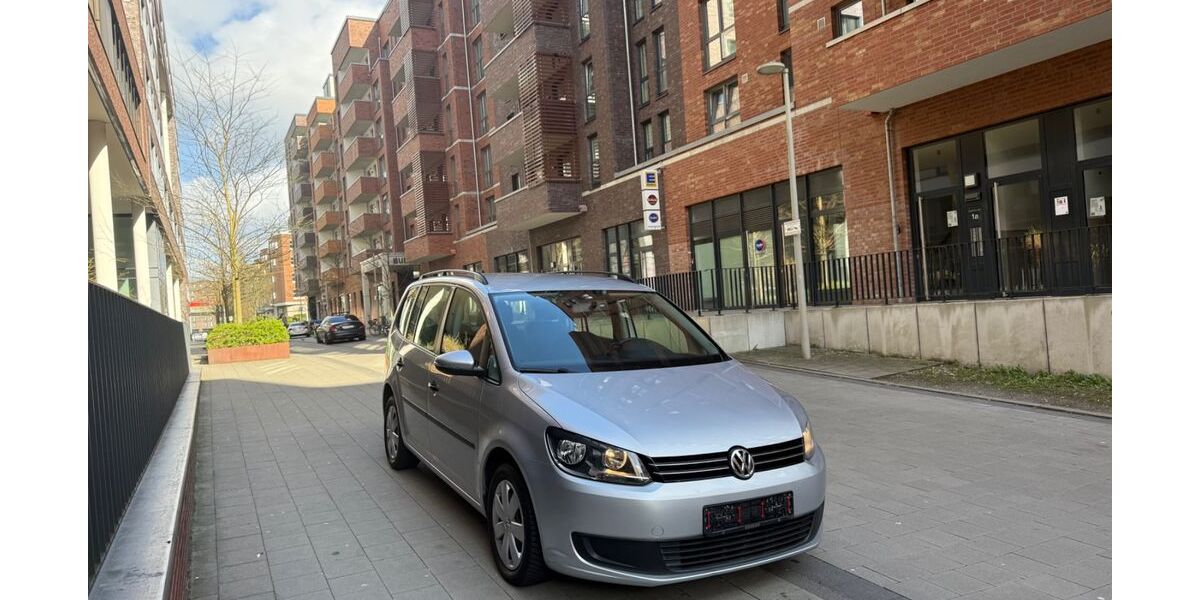 VW Touran 74.000 km 12.499 &euro; Hamburg 20097