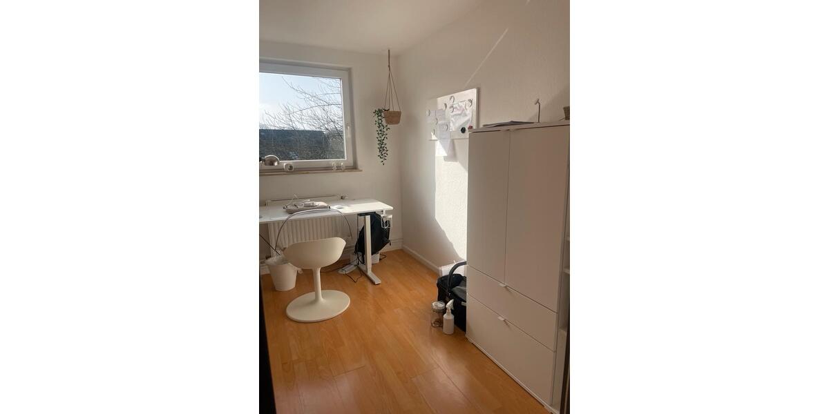 Dachgeschoßwohnung Reinbek - 3 Zimmer, 80 m&sup2;, 980&euro; | Angebot:25583184