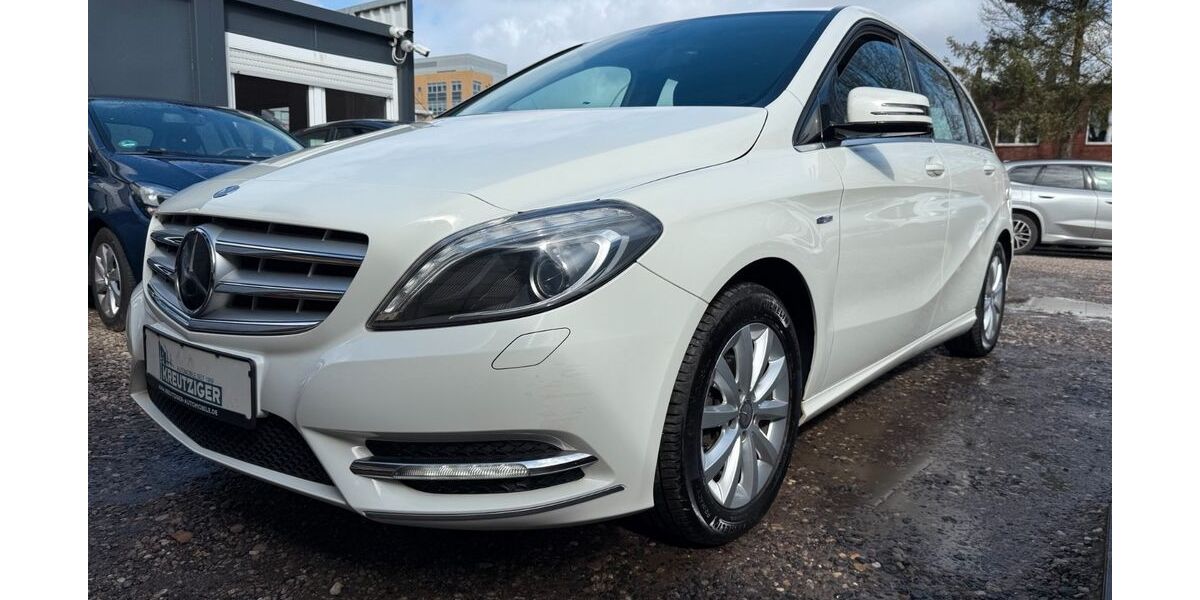 Mercedes-Benz B 180 85.606 km 8.890 &euro; Hamburg 22179
