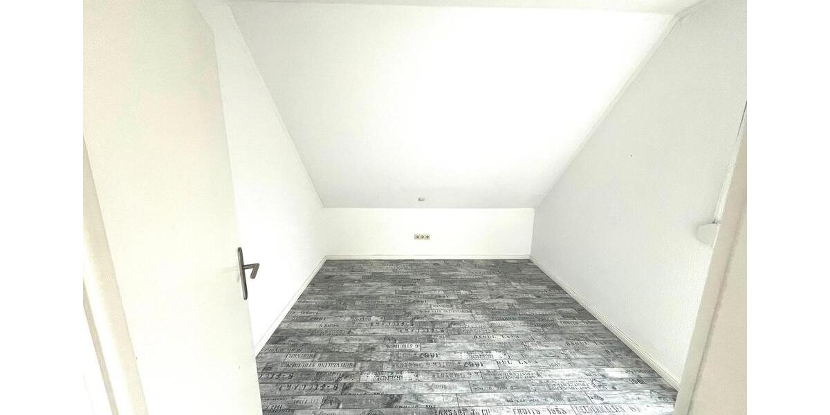 Dachgeschoßwohnung Kisdorf - 4 Zimmer, 85 m&sup2;, 1.100&euro; | Angebot:26663278