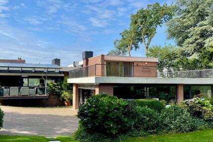 Haus Uetersen - 9 Zimmer, 400 m&sup2;, 1.090.000&euro; | Angebot:25660505