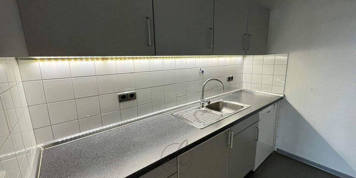 Gewerbeobjekt Hamburg Rahlstedt - 2 Zimmer, 90 m&sup2;, 1.170&euro; | Angebot:26825756