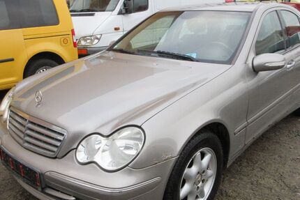 Mercedes-Benz C 180 247.398 km 2.200 &euro; Hamburg 20537