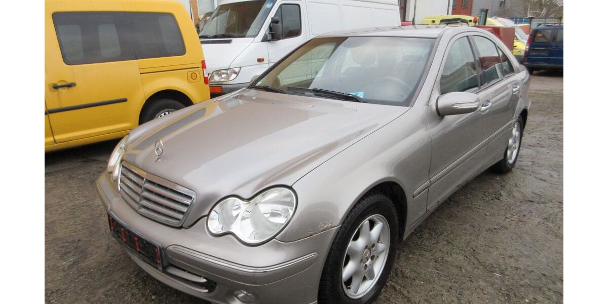 Mercedes-Benz C 180 247.398 km 2.200 &euro; Hamburg 20537