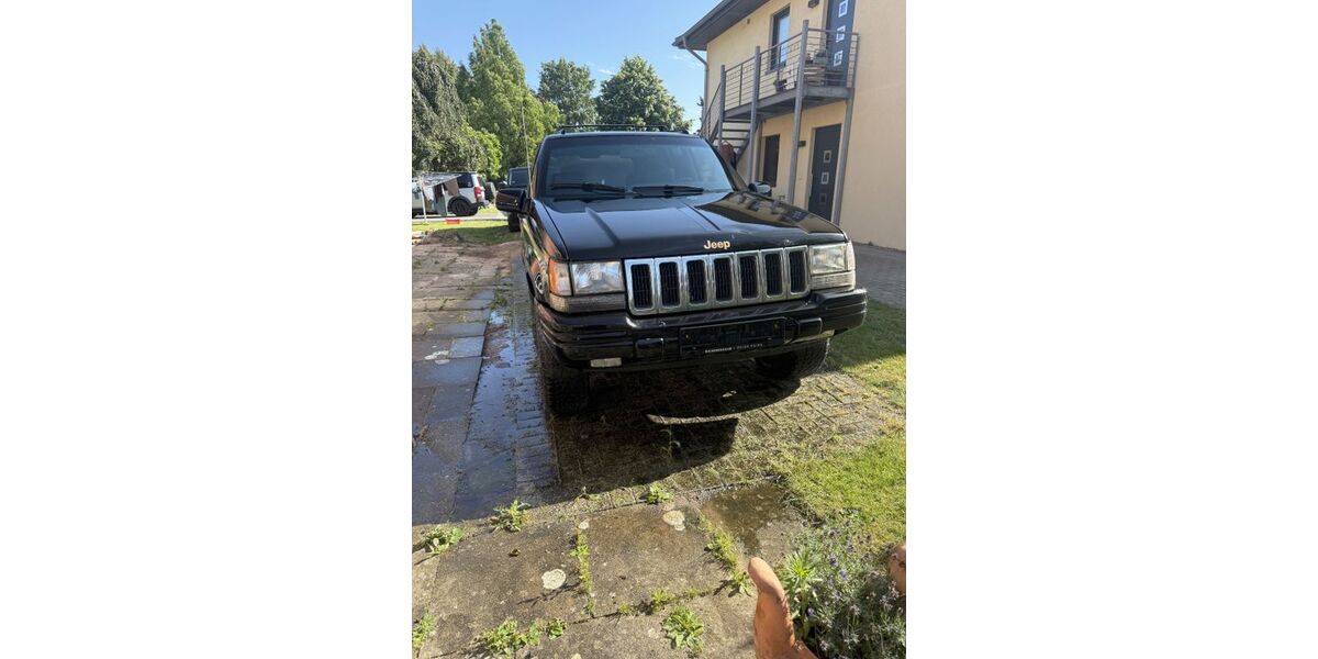 Jeep Grand Cherokee 221.234 km 6.999 &euro; Bebensee 23816