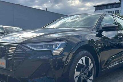 Audi e-tron 67.905 km 33.950 &euro; Hamburg 22047