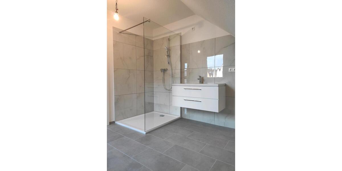 Dachgeschoßwohnung Hamburg Harburg - 3 Zimmer, 74 m&sup2;, 1.300&euro; | Angebot:25720376