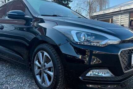 Hyundai i20 65.162 km 11.990 &euro; Hamburg 22179