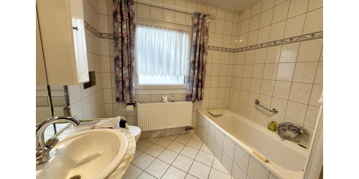 Einfamilienhaus Lasbek - 6 Zimmer, 190 m&sup2;, 330.000&euro; | Angebot:25355036