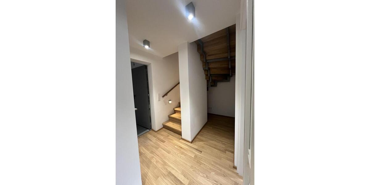 Maisonettenwohnung Hamburg Altona - 6 Zimmer, 142 m&sup2;, 2.982&euro; | Angebot:25967508