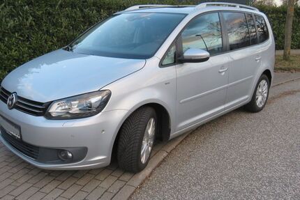 VW Touran 173.000 km 10.599 &euro; Bargteheide 22941