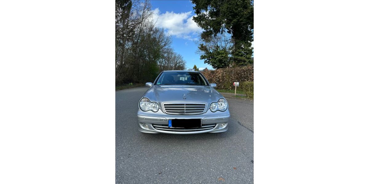 Mercedes-Benz C 200 210.500 km 4.350 &euro; Hamburg 22457