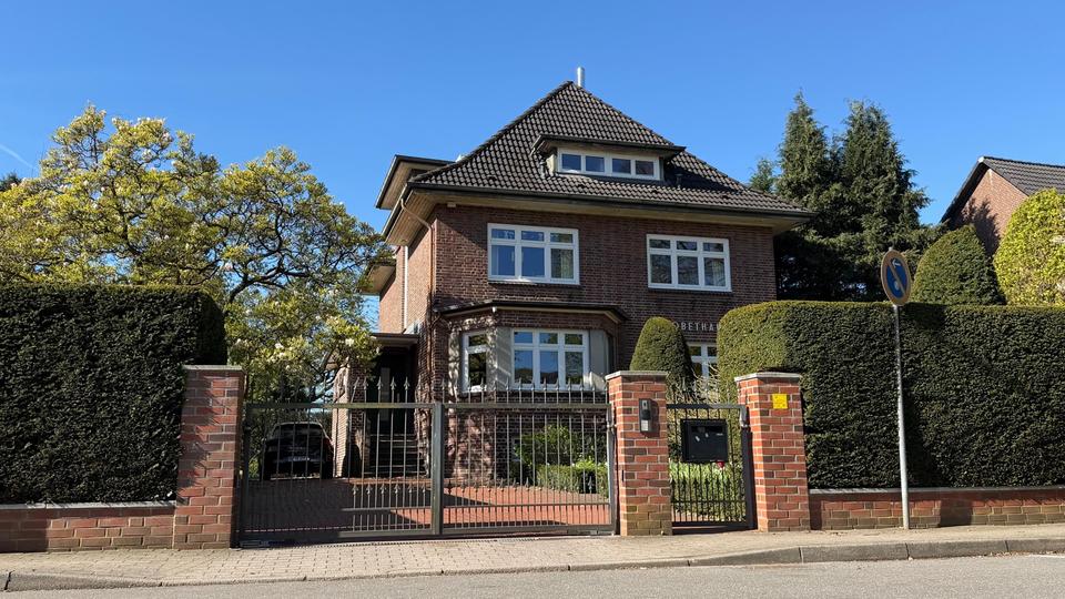 Villa Norderstedt Garstedt - 9 Zimmer, 270 m&sup2;, 1.450.000&euro; | Angebot:26808293