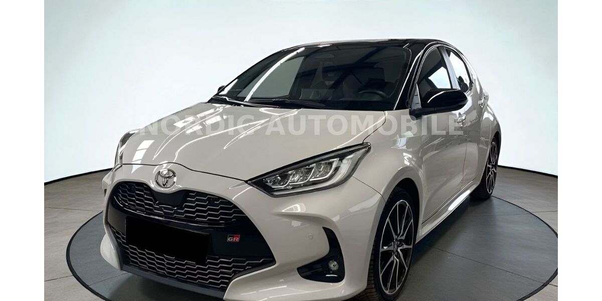 Toyota Yaris 11.064 km 22.900 &euro; Hamburg 22179