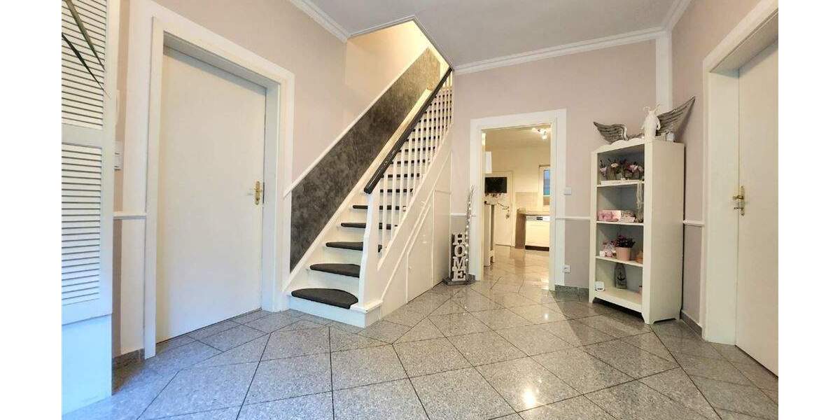 Terrassenwohnung Nahe - 6 Zimmer, 170 m&sup2;, 380.000&euro; | Angebot:25682405