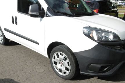 Fiat Doblo 99.644 km 8.950 &euro; Hamburg 22459