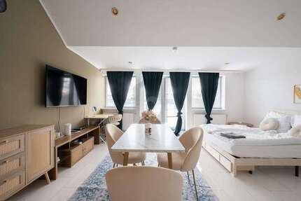 Wohnung Hamburg Wandsbek - 2 Zimmer, 120 m&sup2;, 2.500&euro; | Angebot:26034669