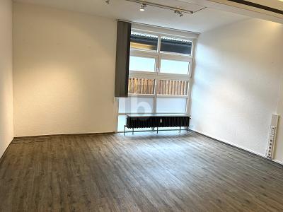 HELLE UND FREUNDLICHE ARBEITSRÄUME - Gewerbeobjekt Hamburg Schnelsen | Angebot:26055985
