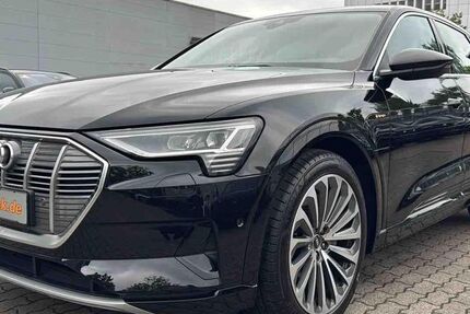 Audi e-tron 24.638 km 36.950 &euro; Hamburg 22047