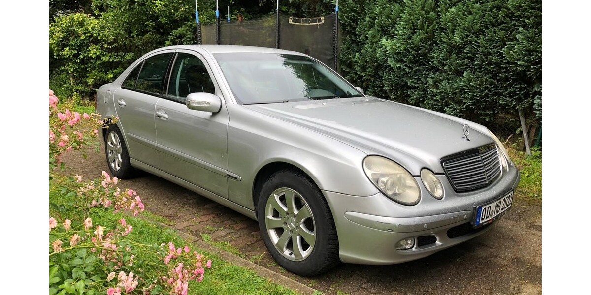 Mercedes-Benz E200 220.000 km 4.500 &euro; Hamburg 20038