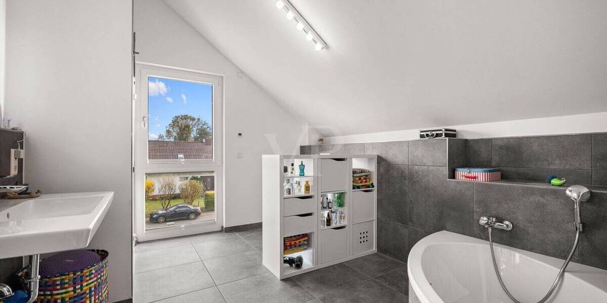 Mehrfamilienhaus, Wohnhaus Ahrensburg - 6 Zimmer, 196 m&sup2;, 1.295.000&euro; | Angebot:26276732