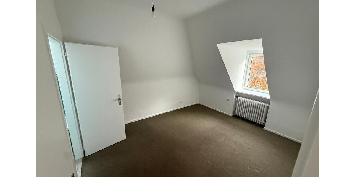 Dachgeschoßwohnung Hamburg Hamburg-Mitte - 2 Zimmer, 82 m&sup2;, 1.717&euro; | Angebot:23573372